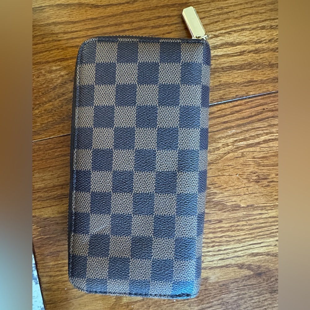 Amazon, Daisy Rose wallet